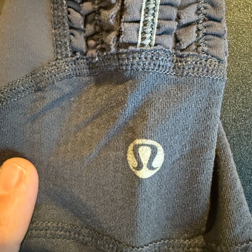 Lululemon Run Inspire Crop II Leggings Size 8 Grey Red Ruched Reflective Running - Picture 2 of 5